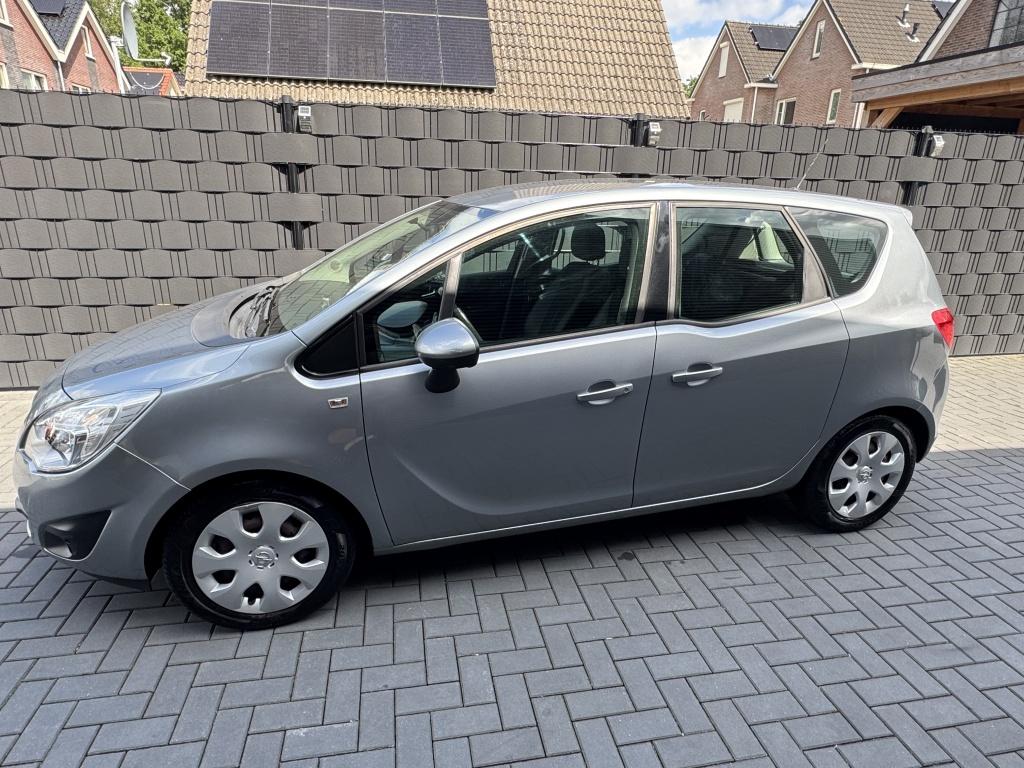 Opel Meriva 1.4 Turbo Color Editon| CLIMA| CRUISE| TREKHAAK|, Gebruikt, 680 kg, 4 cilinders, Leder en Stof