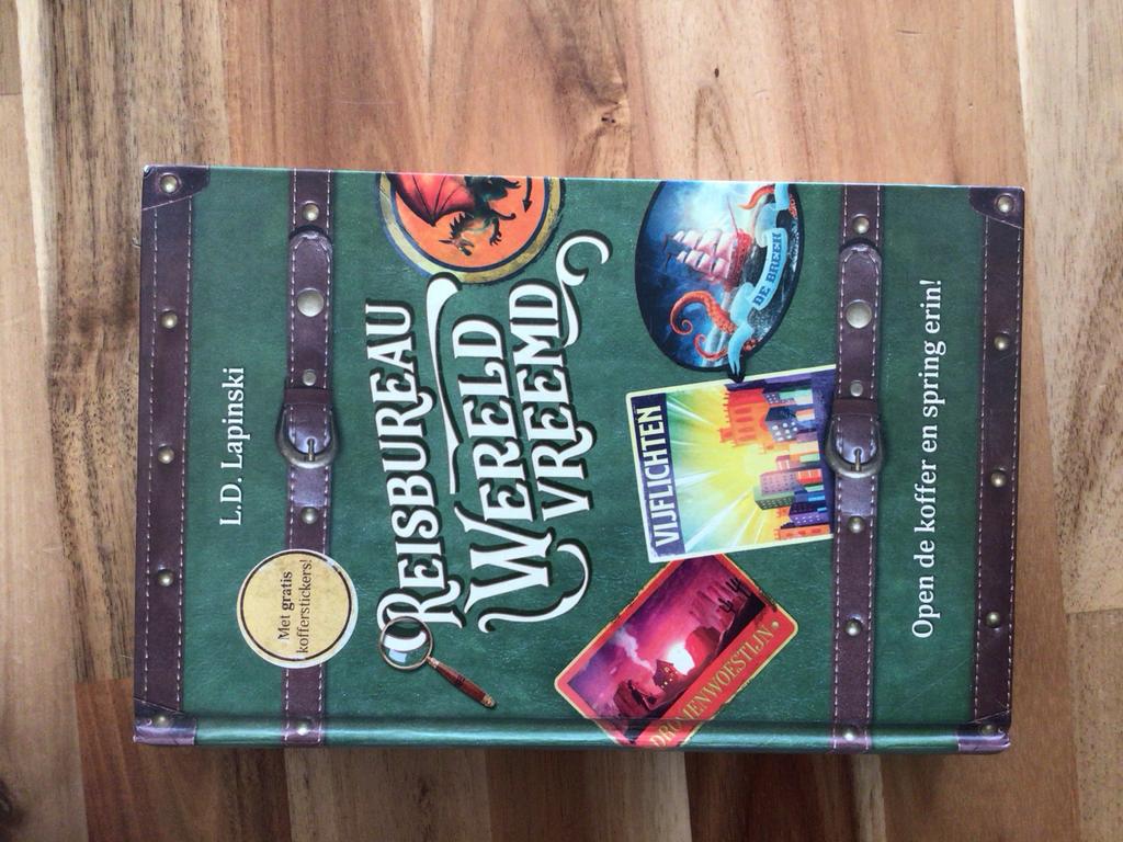 Reisbureau Wereldvreemd - L.D. Lapinski (Zo goed als nieuw), Boeken, Ophalen of Verzenden, Zo goed als nieuw, Fictie algemeen