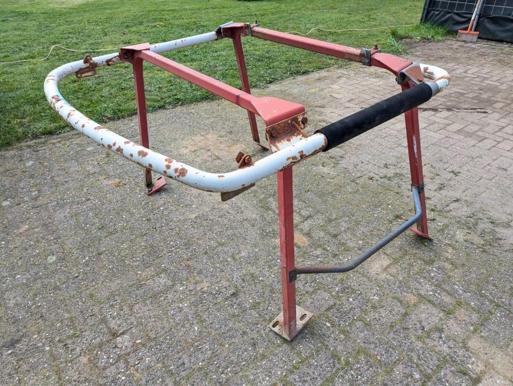 Beugel veiligheidsbeugel valbeugel International 44 serie, Zakelijke goederen, Agrarisch | Onderdelen | Banden, Velgen en Assen