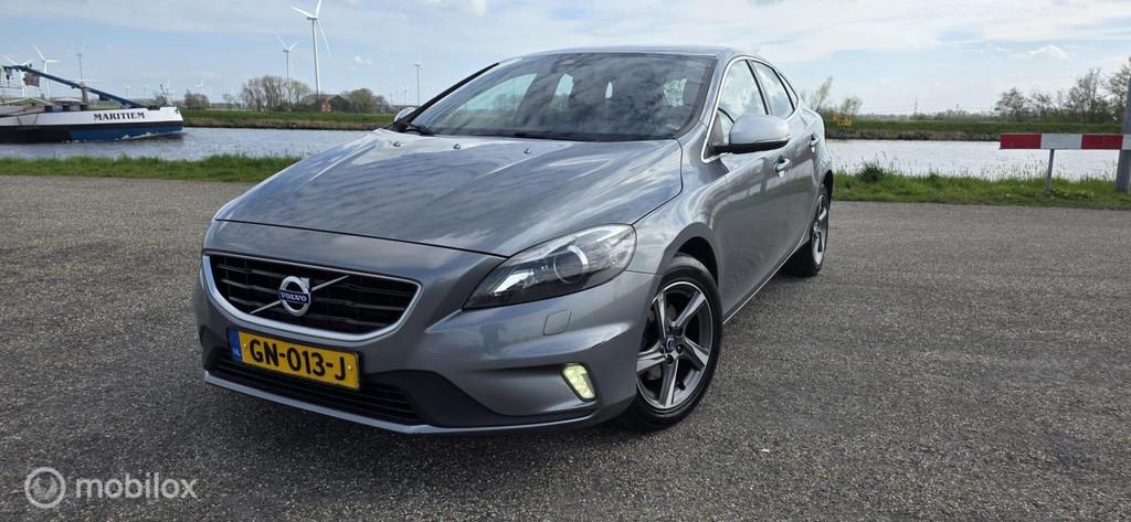 Volvo V40 2.0 D2 R-Design !, Auto's, Voorwielaandrijving, Gebruikt, Euro 6, 4 cilinders