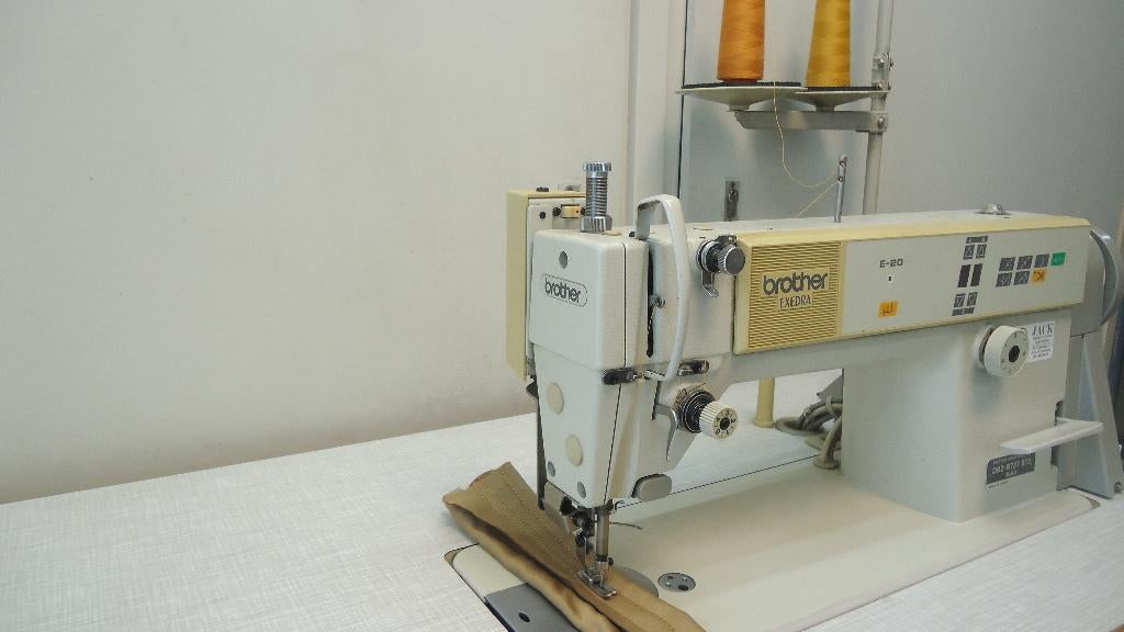 Industrie Naaimachine Brother Exdra E-20 Vol Automaat