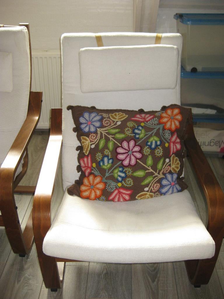 Stoelen in huis, Gebruikt, Twee, Wit, Ophalen of Verzenden