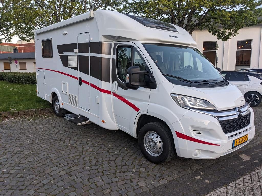 Hymer Capron Half integraal 4 persoons ZGAN "Full Option", Caravans en Kamperen, 7 tot 8 meter, Particulier, Hymer, Half-integraal