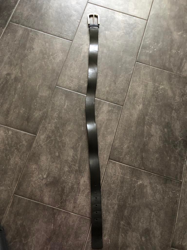 Zwarte lederen riem / ceintuur, Kleding | Heren, Riemen en Ceinturen, 95 tot 105 cm, Ophalen of Verzenden, Zo goed als nieuw, Riem of Ceintuur