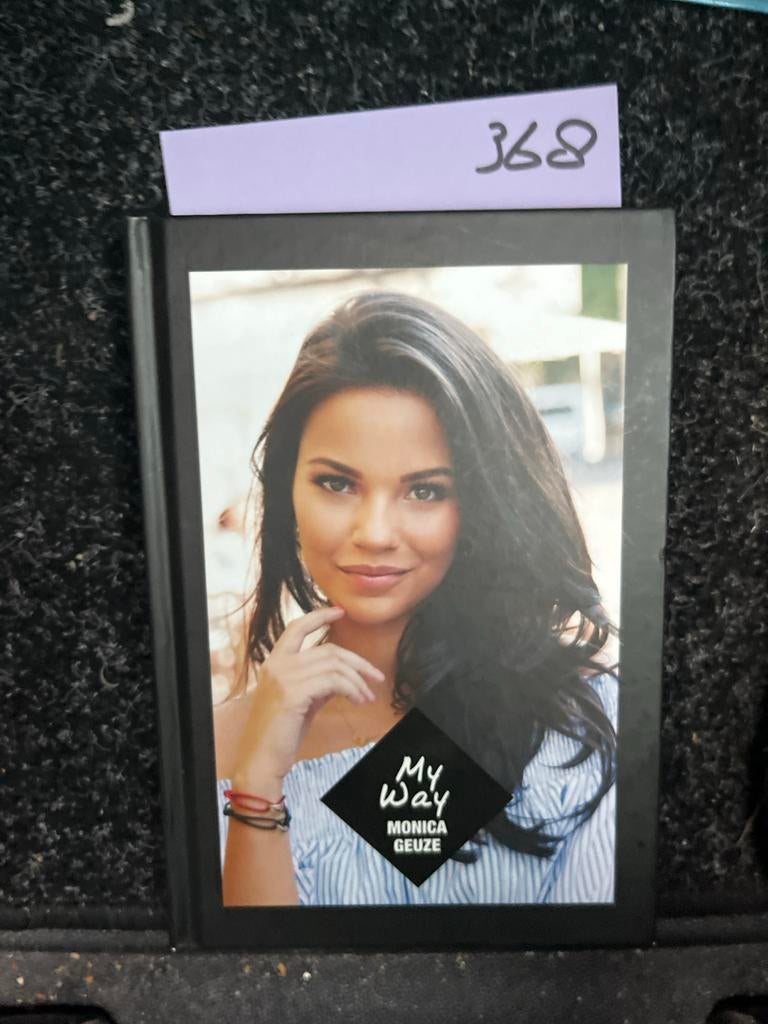 My Way - Monica Geuze (Boek), Boeken, Ophalen of Verzenden, Zo goed als nieuw, Overige