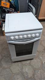 Gasstel met oven in prima staat, Witgoed en Apparatuur, Fornuizen, Ophalen, 4 kookzones, Zo goed als nieuw, Gas