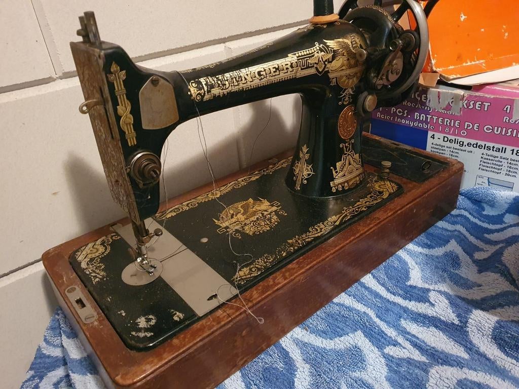 Antieke Singer naaimachine met houten kap, Ophalen of Verzenden