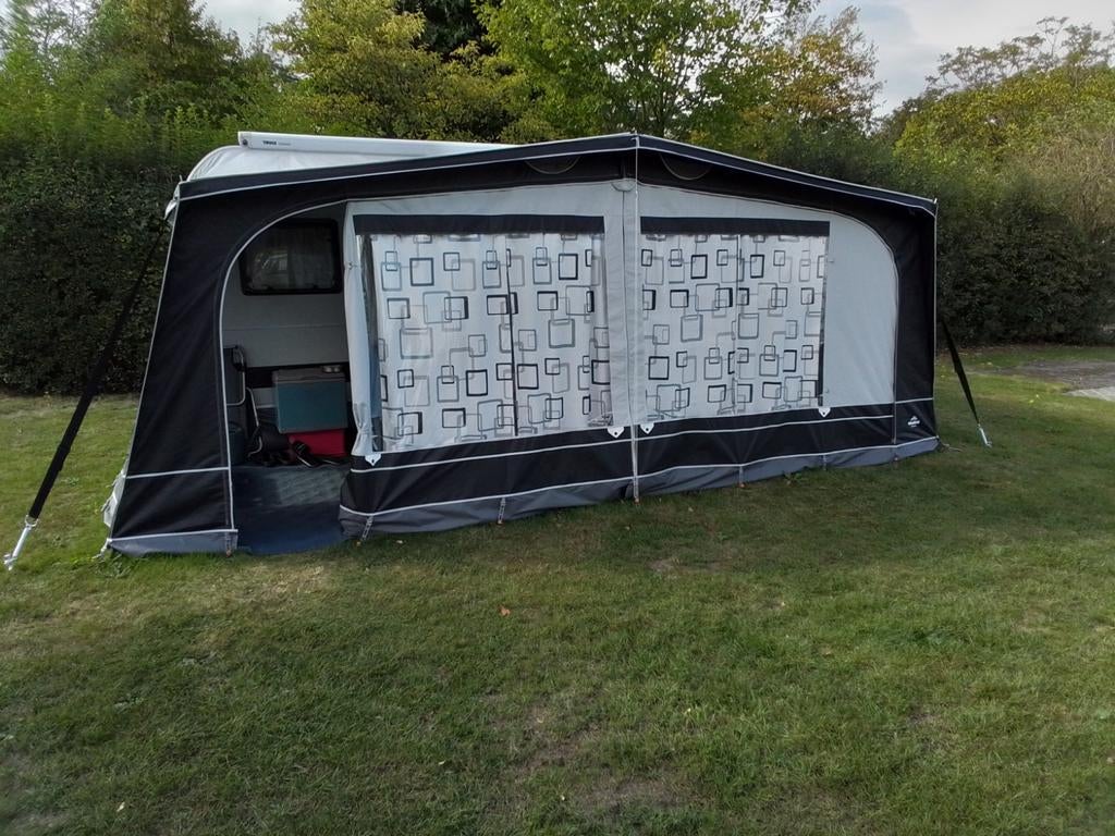 Voortent, Caravans en Kamperen, Voortenten en Luifels, Ophalen, Zo goed als nieuw, Dorema