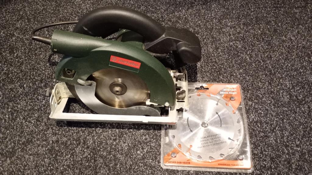 Metabo handcirkelzaag 160mm z.g.a.n., Doe-het-zelf en Verbouw, Gereedschap | Zaagmachines, Cirkelzaag, 600 tot 1200 watt, Ophalen of Verzenden