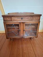 Houten kastje met glazen deurtjes, Ophalen of Verzenden