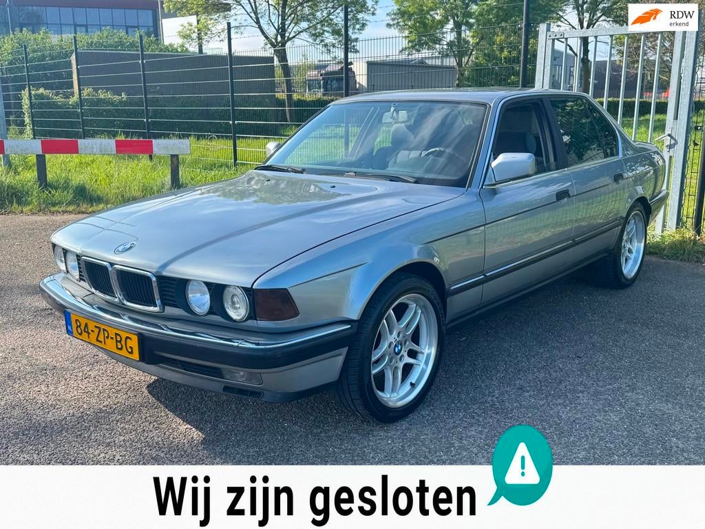BMW 7-serie 750i V12 E32 Velours 18inch M Parallel Nette sta, Auto's, BMW, Automaat, Achterwielaandrijving, 12 cilinders, Bedrijf