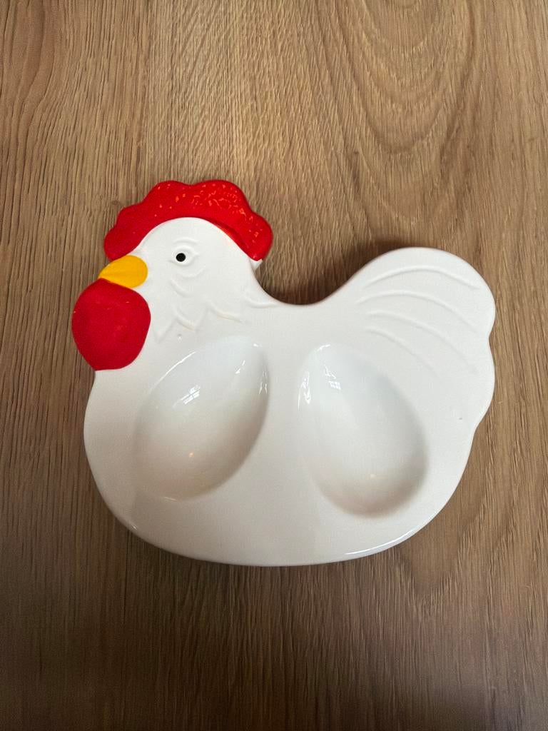 Serveerschaal voor eieren in de vorm van een kip, Porselein of Keramiek, Schaal, Ophalen of Verzenden, Zo goed als nieuw