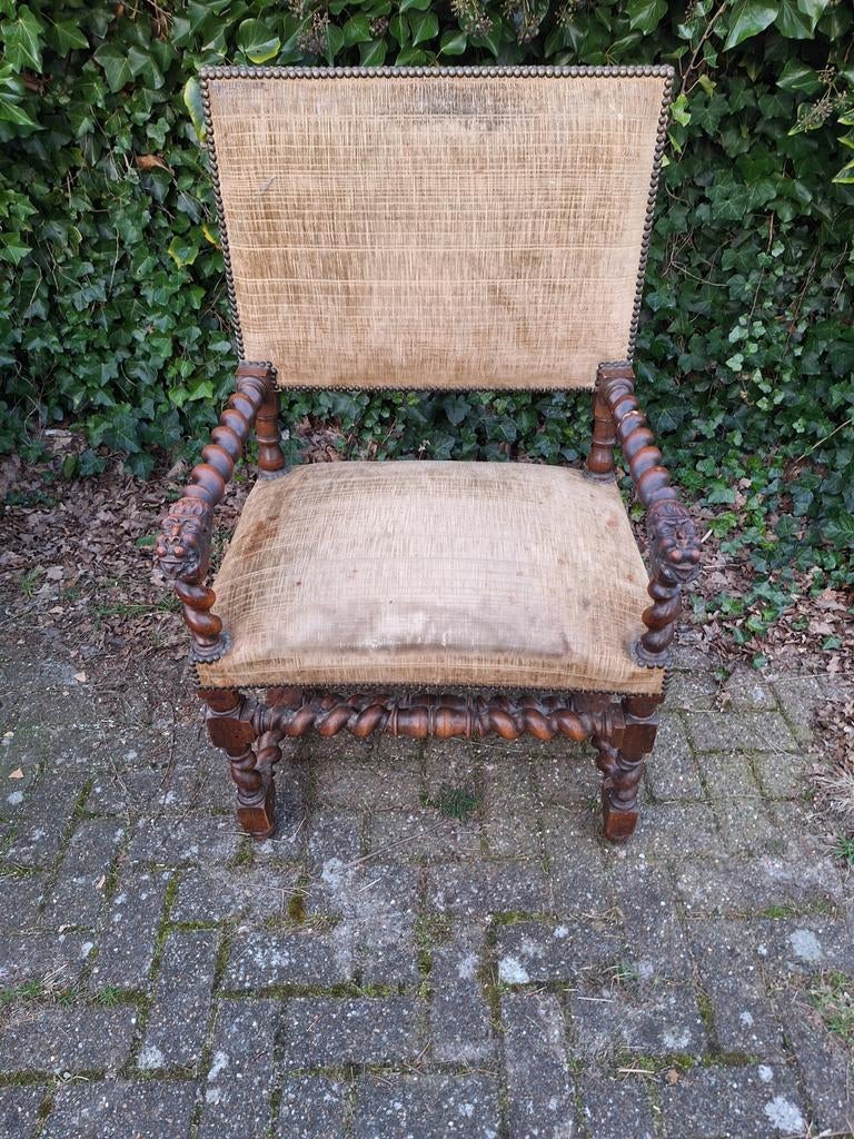 18-19e Engelse Renaissance Armstoel walnoot hout, Ophalen