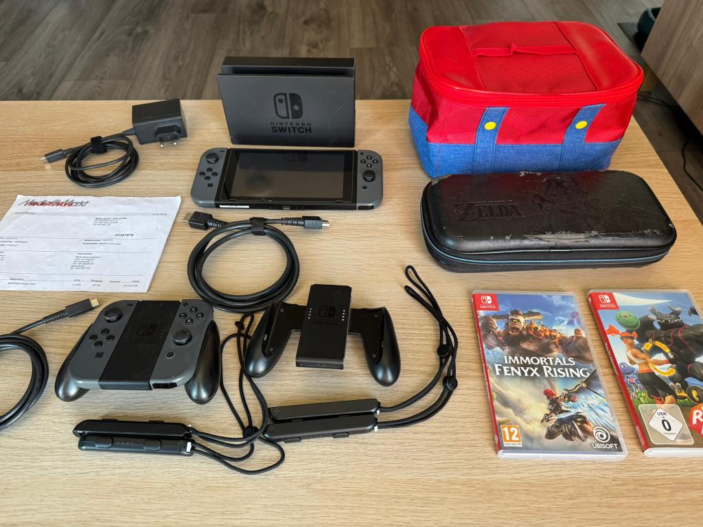 Nintendo Switch v1 + 4 controlers en games - cfw mogelijk, Spelcomputers en Games, Ophalen, Switch Original, Met 3 controllers of meer