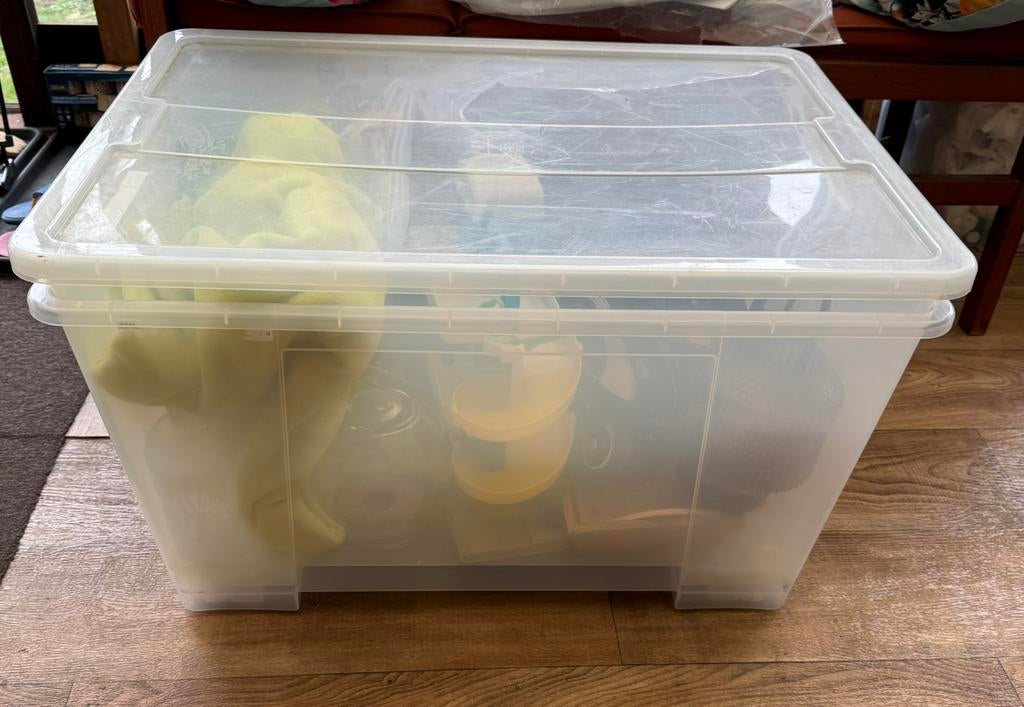 IKEA SAMLA bak met deksel 130 liter 2 stuks, Doe-het-zelf en Verbouw, Kratten en Dozen, Zo goed als nieuw, Bak of Kist, 75 tot 100 cm