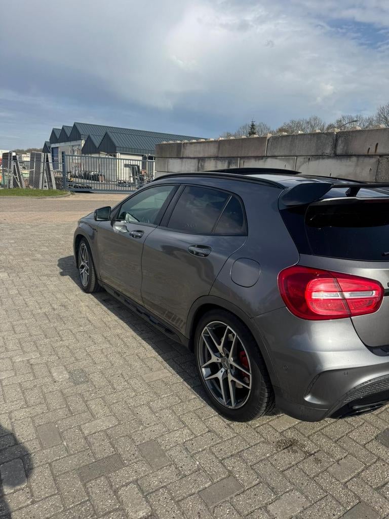 Mercedes-Benz GLA 45 AMG 2.0 265KW 4MATIC 2014 Grijs, 4 cilinders, 360 pk, SUV of Terreinwagen, 84 €/maand