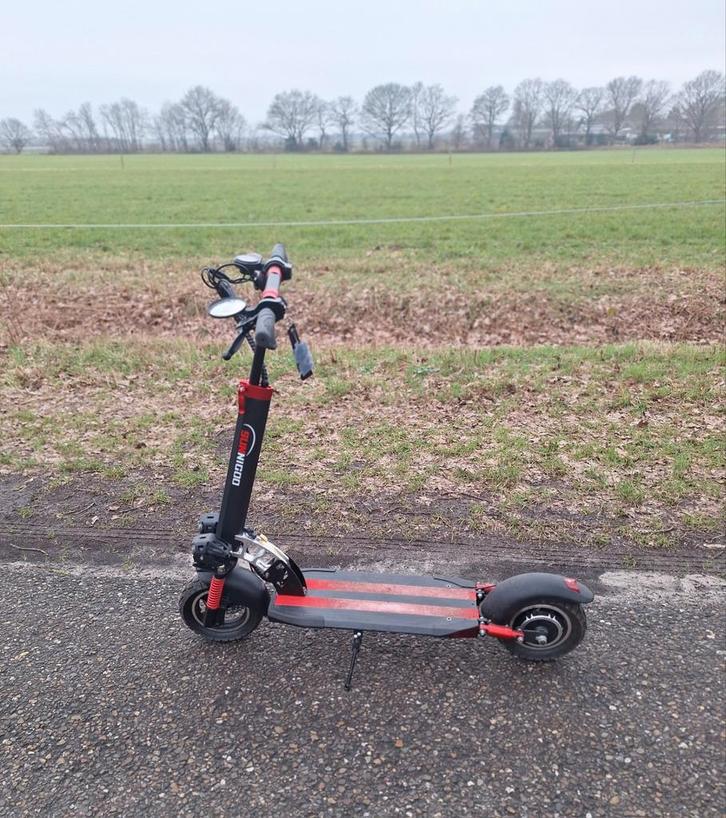 Elektrische step, Fietsen en Brommers, Steps, Zo goed als nieuw, Elektrische step (E-scooter), Ophalen