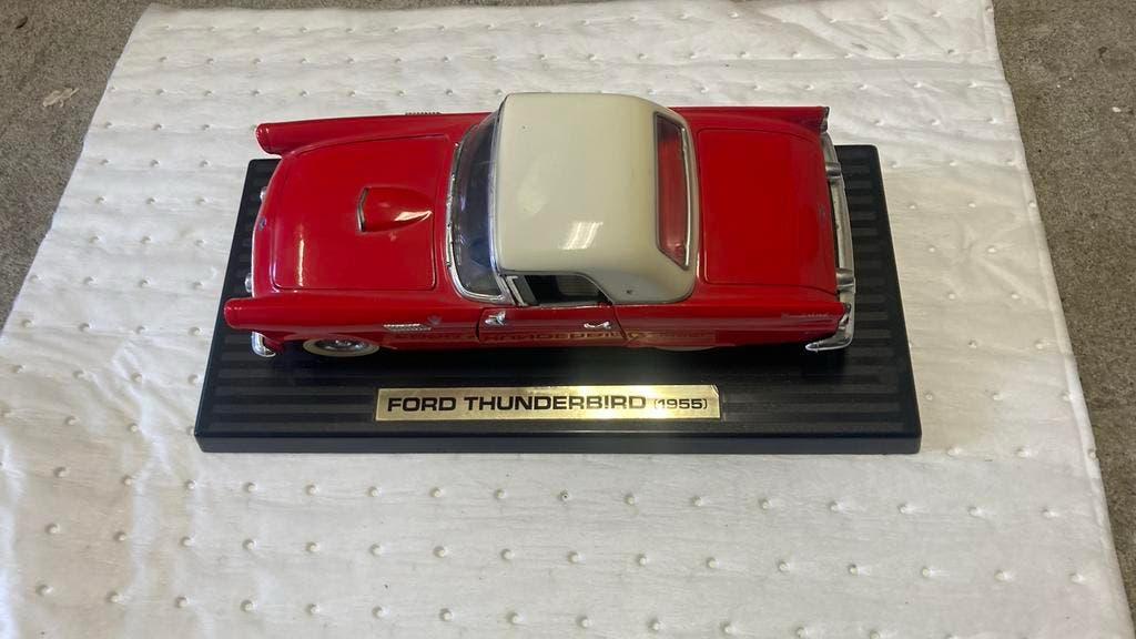 Ford thunderbird 1955 schaalmodel 1:18, Hobby en Vrije tijd, Modelauto's | 1:18, Ophalen of Verzenden, Zo goed als nieuw, Auto