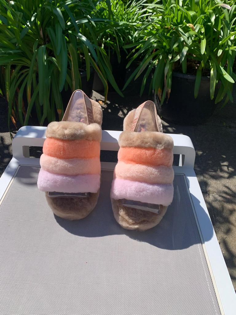 Nieuw in doos Ugg sloffen pantoffels fluff Yeah slide, Ophalen of Verzenden, Pantoffels of Sloffen