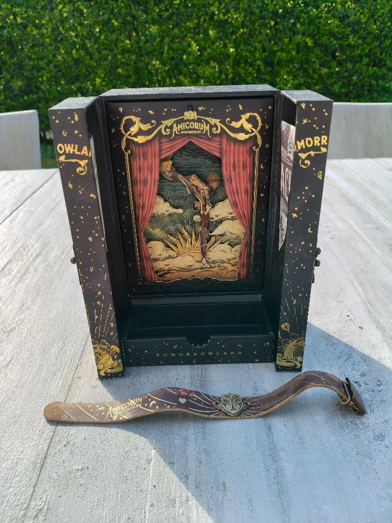 Tomorrowland 2017 Amicorum Spectaculum als nieuw, Verzamelen, Muziek, Artiesten en Beroemdheden, Nieuw, Poster, Artwork of Schilderij