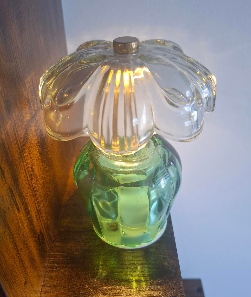 Kleine groen transparante tafellamp bloem op batterijen, Ophalen of Verzenden, Zo goed als nieuw, Glas, Minder dan 50 cm