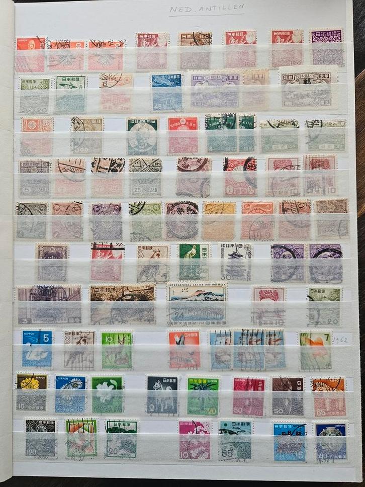 Postzegels Azië en Australië in Album. KIJK!!, Postzegels en Munten, Postzegels | Volle albums en Verzamelingen, Buitenland, Ophalen of Verzenden