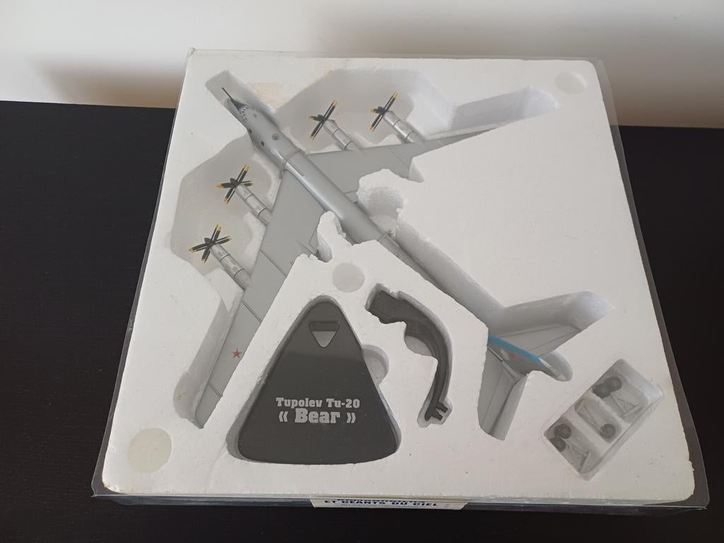Tupolev Bear 1:144 diecast metal NIEUW!!!, Ophalen, Nieuw, Schaalmodel