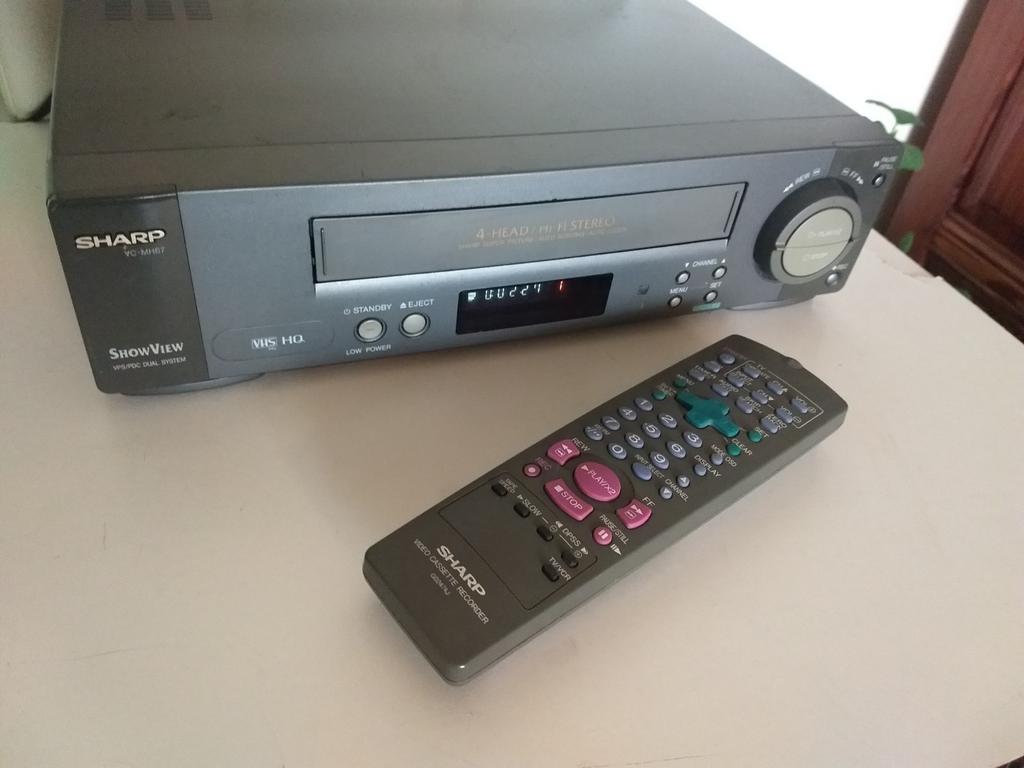 Goede SHARP Vhs Stereo Videorecorder, Audio, Tv en Foto, Videospelers, Ophalen