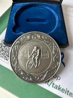 Zilverkleurige Penning Opening Wielerparkoers Amstelland 198, Postzegels en Munten, Penningen en Medailles, Ophalen of Verzenden