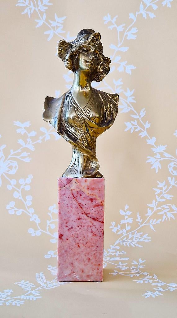 Messing Art Nouveau meisje op roze marmeren voetstuk, Ophalen of Verzenden, Koper