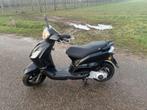 Piaggio fly 200cc, Ophalen of Verzenden, Zo goed als nieuw, Benzine, Fly