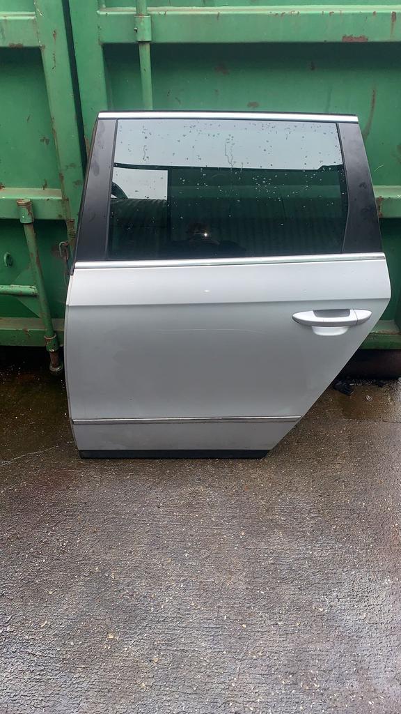 Linker achter portier Volkswagen Passat bouwjaar 2006., Gebruikt, -, -, Ophalen of Verzenden