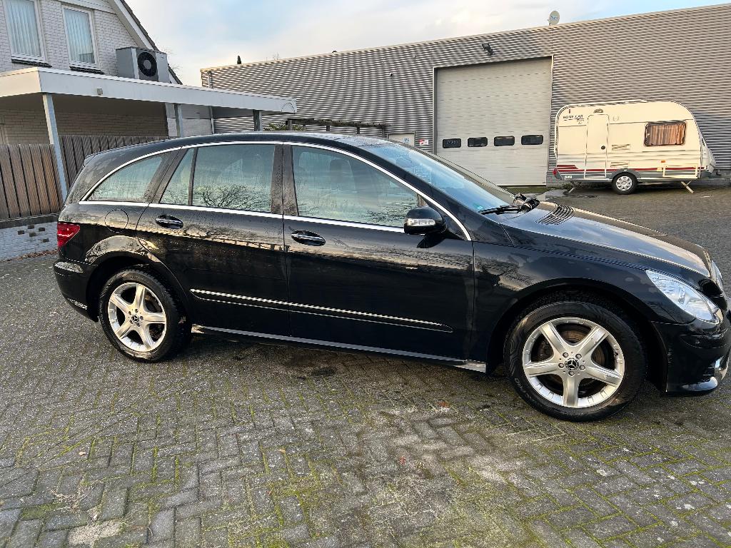 Mercedes-Benz R-Klasse 3.5 R350 AUT 2008 Zwart 4matic, Auto's, Mercedes-Benz, Automaat, R-Klasse, 138 €/maand, 2080 kg