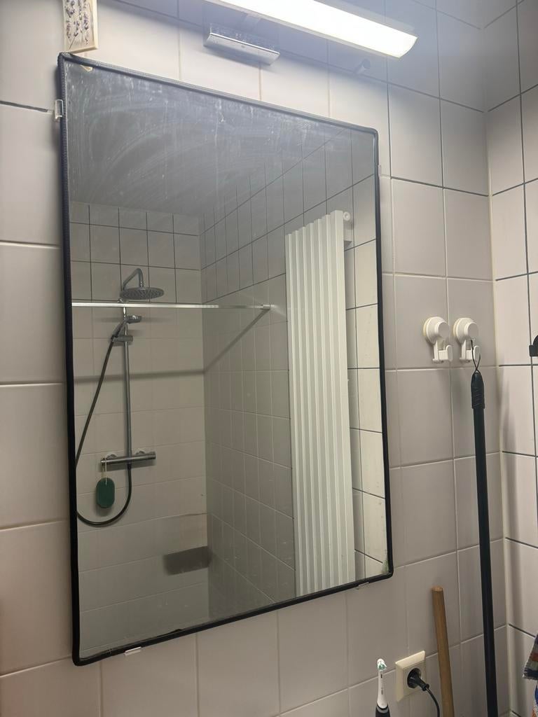 Badkamer Spiegel met zwarte rand 60cm x 90cm, Ophalen, Gebruikt