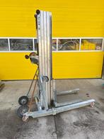 Materiaallift tot 6,5 meter hoogte, Ophalen, Gebruikt, Handmatig