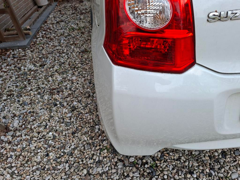 Gezocht: achterbumper Suzuki Alto GF 2013 wit ZHJ, Gebruikt, Ophalen of Verzenden, Achter, Bumper