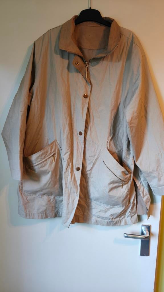 Lichtbruine regen damesjas met rits en knopen, Ophalen of Verzenden, Zo goed als nieuw