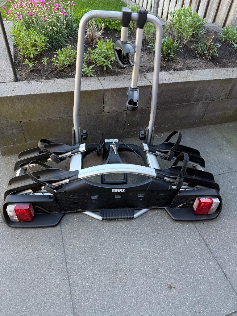 Thule fietsendrager, Ophalen, 2 fietsen, Zo goed als nieuw, Trekhaakdrager