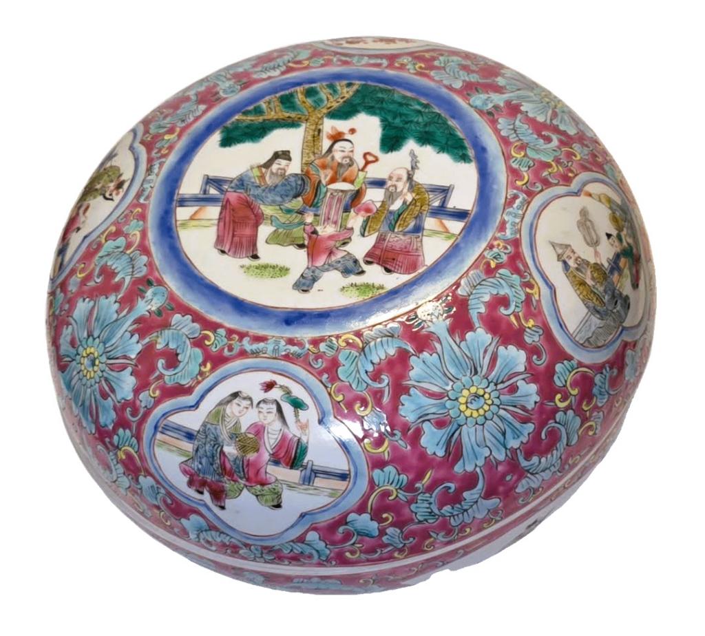 Grote Chinese porseleinen Dekseldoos Famille Rose, Ophalen of Verzenden