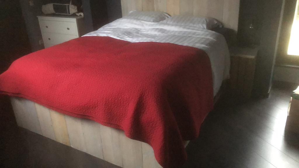 Twee persoonsbed 250,00, Huis en Inrichting, Slaapkamer | Boxsprings, Ophalen of Verzenden, Zo goed als nieuw, Tweepersoons, 160 cm