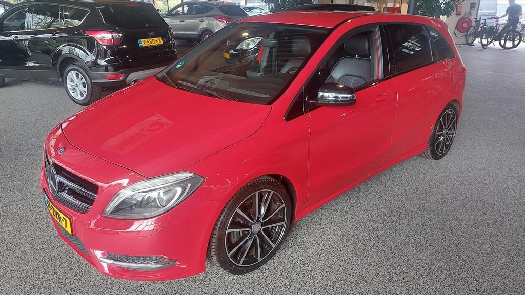 Mercedes B-Klasse 180 122 PK automaat Night Pakket zwarte he, Automaat, 1325 kg, Gebruikt, Euro 6