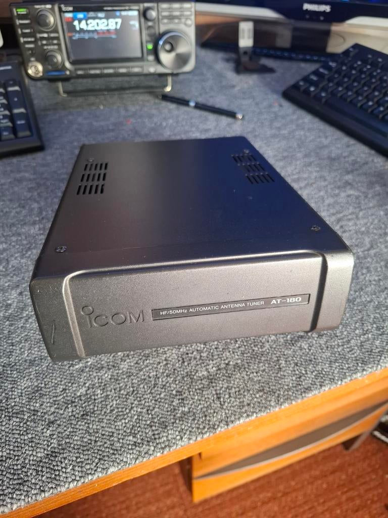 Icom AT-180 TUNER, Ophalen of Verzenden, Zo goed als nieuw