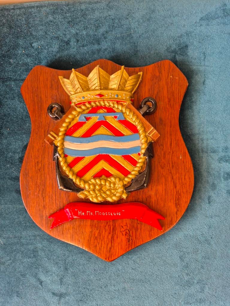 Wapenschild Hr. Ms. Maassluis M856 grootformaat, Verzamelen, Ophalen of Verzenden, Marine, Nederland, Embleem of Badge