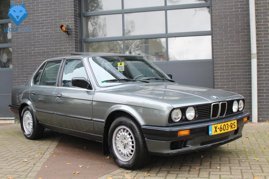 BMW 3 Serie 320i 6 Cilinder ORIGINELE STAAT! UNIEKE AUTO! NE, Auto's, Oldtimers, Stof, 10 km/l, Bedrijf, Grijs