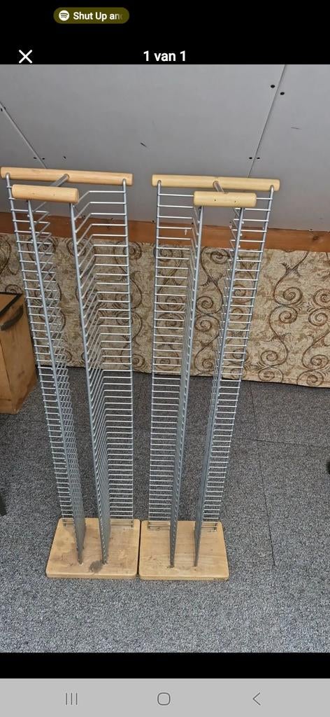 2x CD/DVD rekken - Metaal en Hout. Alleen op te halen, Gebruikt, 150 discs of meer, Ophalen of Verzenden, Metaal