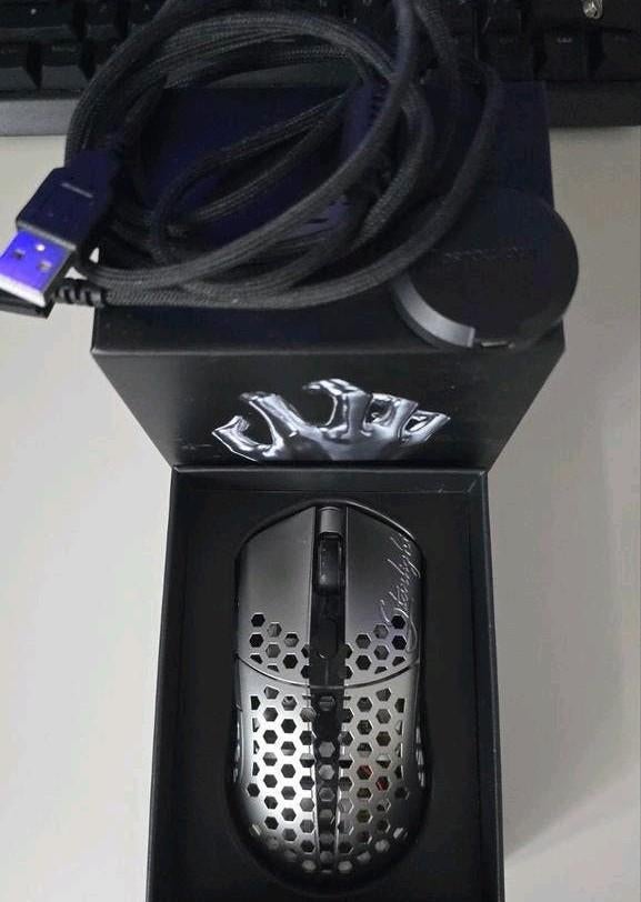 Finalmouse Starlight TenZ Medium COMPLEET, Computers en Software, Muizen, Rechtshandig, Muis, Gaming muis, Ophalen of Verzenden