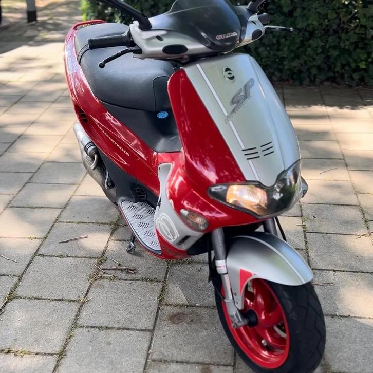 Topstaat gilera runner!, Fietsen en Brommers, Scooters | Piaggio, Zo goed als nieuw, Overige modellen, Tweetakt, Ophalen