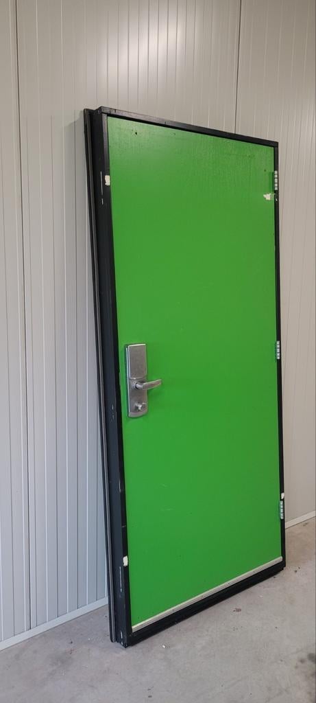 Hardhouten kozijn + deur. Meerdere beschikbaar., Ophalen