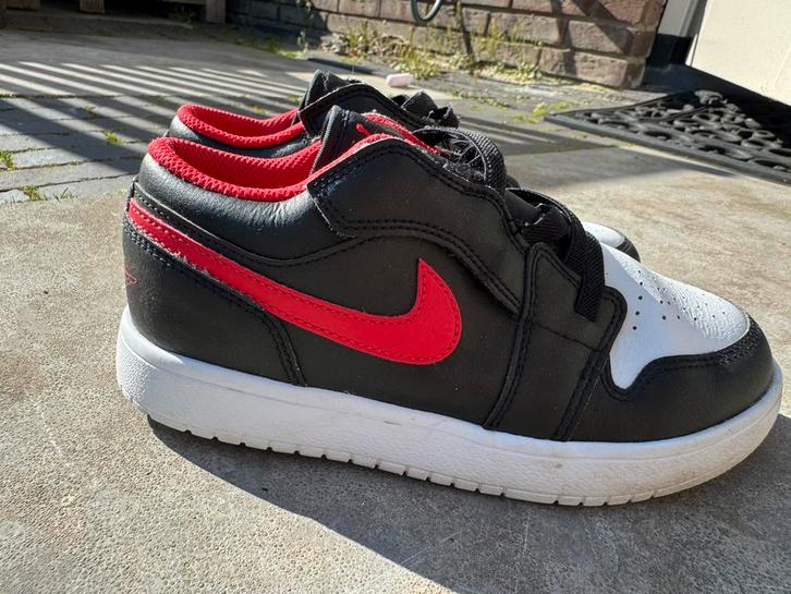 Nike Air Jordan 1 Low / Skye, maat 35, Kleding | Dames, Schoenen, Ophalen of Verzenden