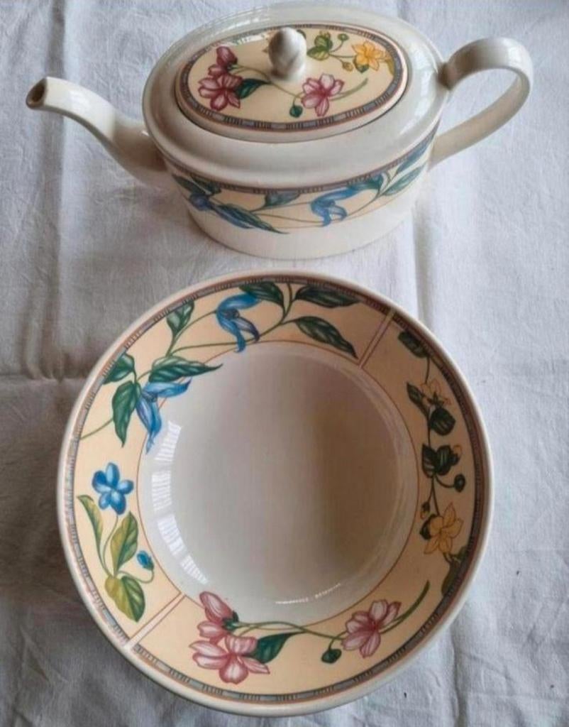 Johnson Bros England schalen theepot roze blauwe bloemen, Antiek en Kunst, Antiek | Servies los, Ophalen of Verzenden